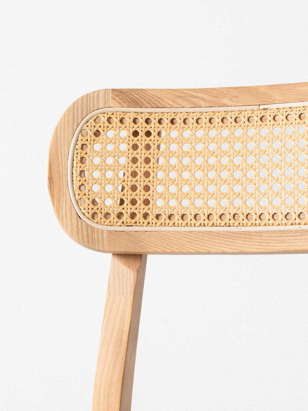 Silla Indy — Estructura de Madera y Ratán | Tapizado en Tela | Silla Boho Moderna