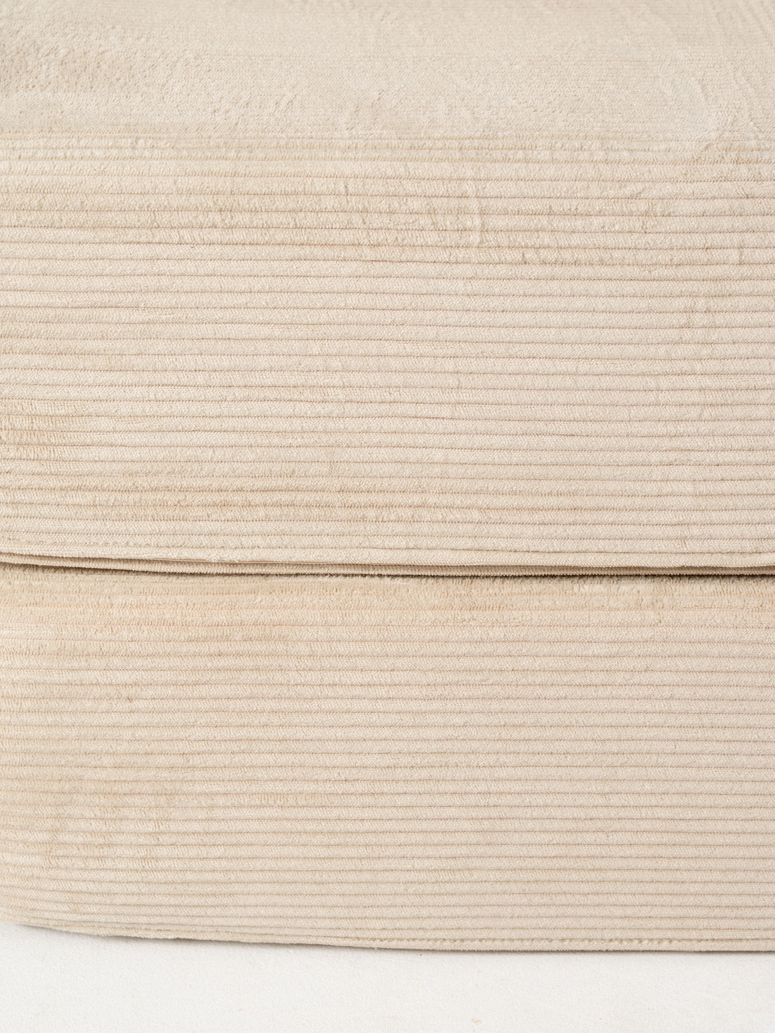 Sofá Gianni 2 Cuerpos — Tapizado en Corduroy | Estructura Metálica | 203 cm