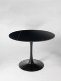 Mesa Tulip Redonda — Tablero de Piedra Sinterizada | Base Metálica | Diámetro 100 cm
