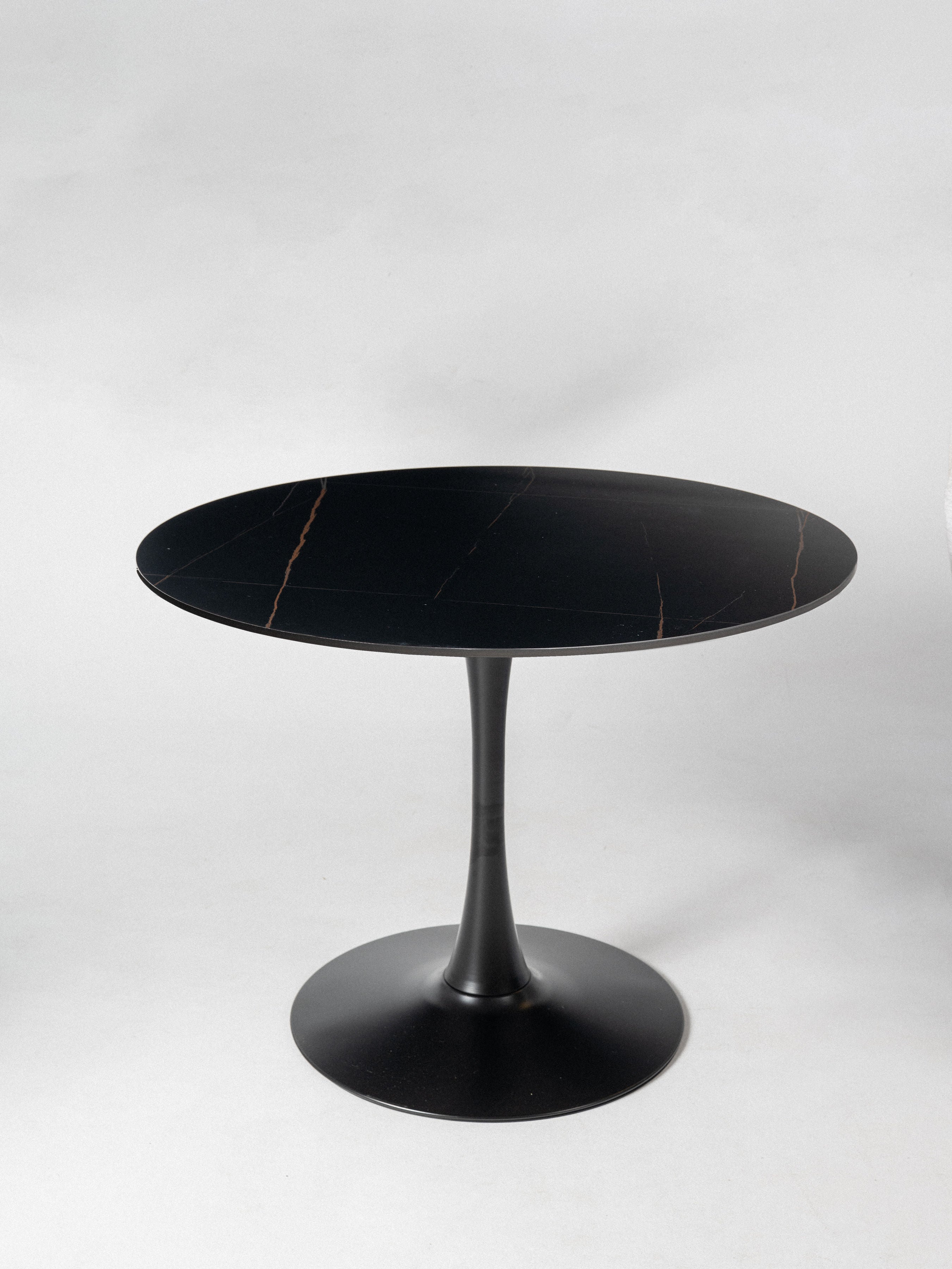 Mesa Tulip Redonda — Tablero de Piedra Sinterizada | Base Metálica | Diámetro 100 cm