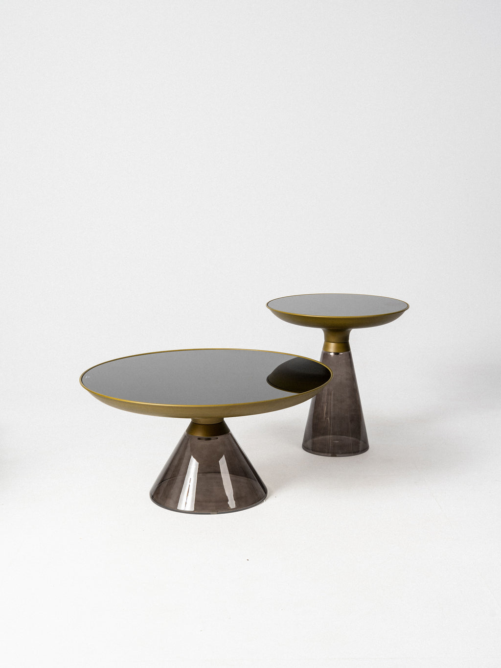 Set de Mesas Baco — Tablero de Metal y Vidrio | Base de Vidrio Templado Negro