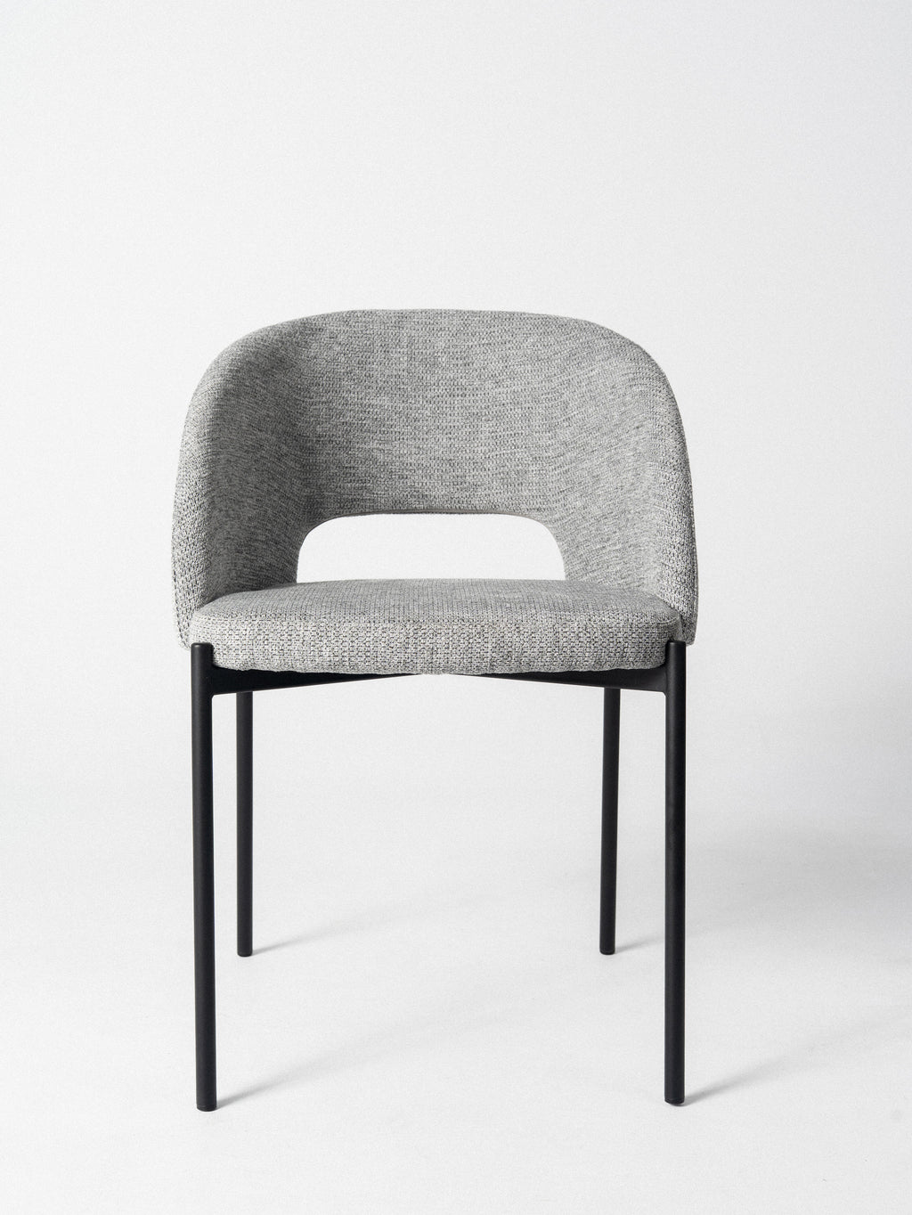 Silla Gala — Tapizado en Chenille | Base Metálica Negra | Silla de Comedor Elegante