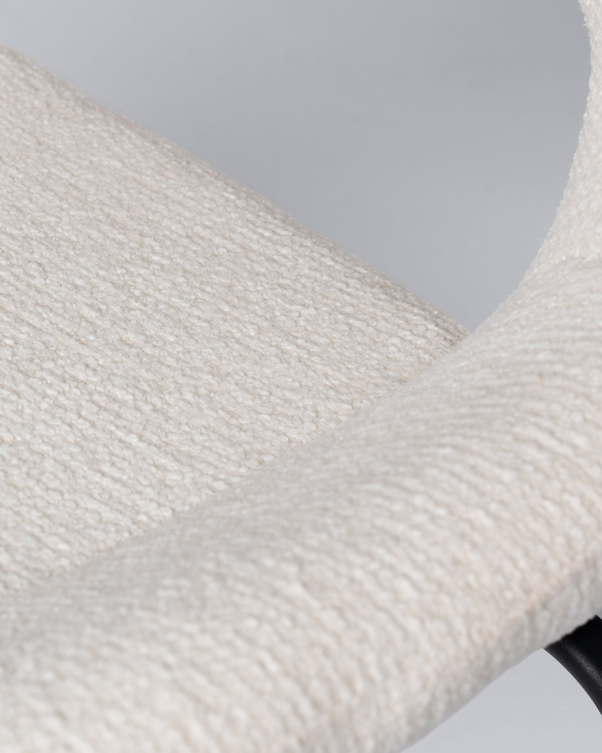 Silla Nerea — Tapizado | Base Metálica Negra | Comedor