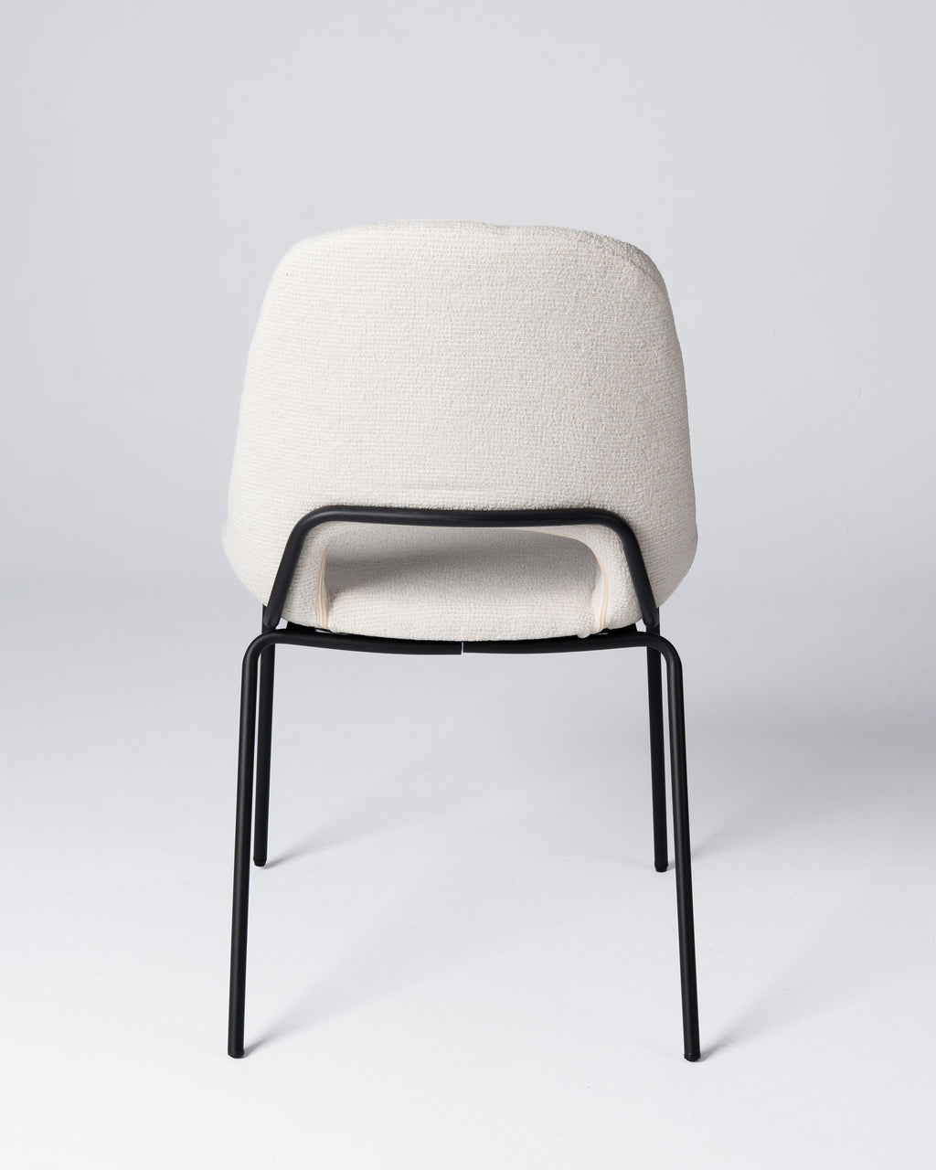 Silla Nerea — Tapizado | Base Metálica Negra | Comedor